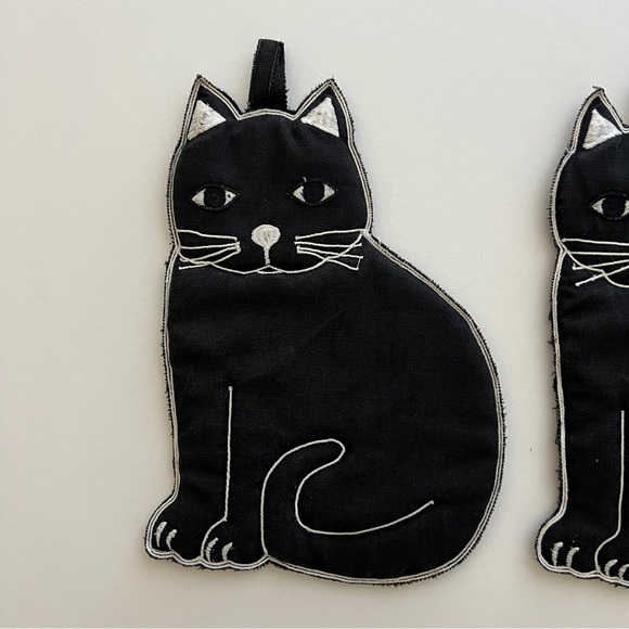 Pair vintage black cat quilted embroidered potholders linen black white - Picture 3 of 5